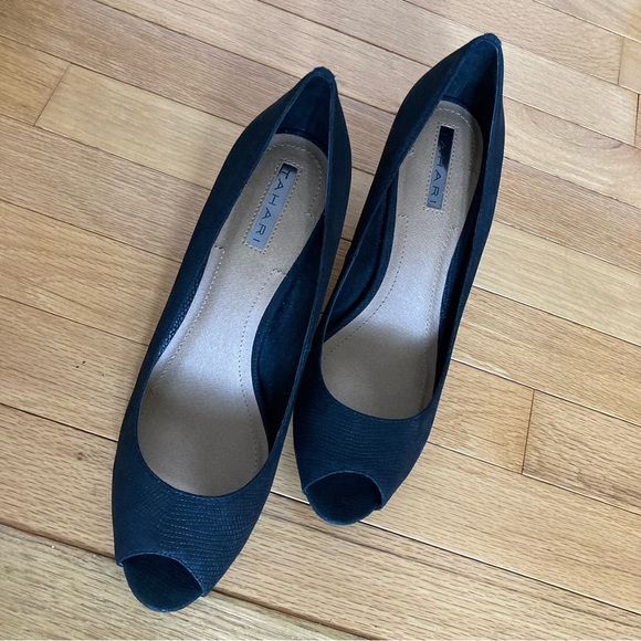Tahari Janna Peep Toe Heel 10M - Picture 2 of 7